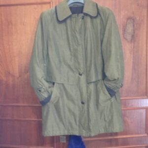 CAMPERA DE HOMBRE CON ABRIGO